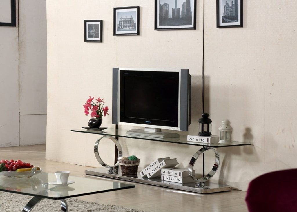 עשוי זכוכית מחוסמת משולבת חישוקי ניקל. מזנון מדהים מעוצב ברמה גבוהה ביותר לאווירה יוקרתית ומראה מיוחד ביותר.
ניתן להשלים למראה מושלם שולחן סלון תואם רמת גימור גבוהה ביותר.