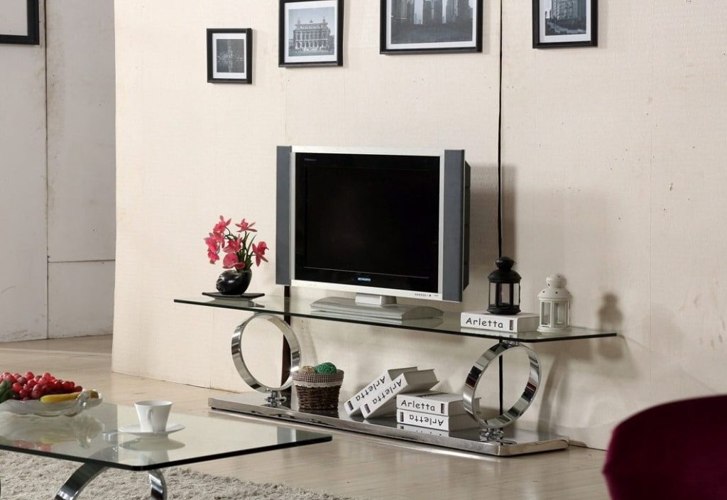 עשוי זכוכית מחוסמת משולבת חישוקי ניקל. מזנון מדהים מעוצב ברמה גבוהה ביותר לאווירה יוקרתית ומראה מיוחד ביותר.
ניתן להשלים למראה מושלם שולחן סלון תואם רמת גימור גבוהה ביותר.