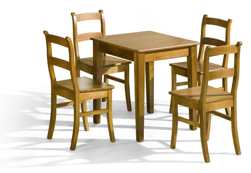 שולחן אוכל בקווים נקיים מיובא מאירופה באיכות גבוהה ביותר. השולחן מגיע במבחר ענק של צבעים וגוונים. השולחן במידה בינונית ונפתח למידה של שולחן גדול.