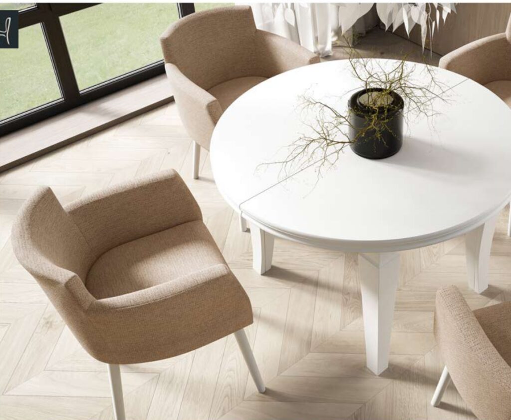 שולחן אוכל מתוצרת פולין אשר מיובא לארץ באיכות גבוהה מאוד.  השולחן עץ מלא .ניתן לבחור צבעי עץ וריפוד מתוך קטלוג .מעוצב בקווים נקיים ואלגנטיים  *כיסאות מגיעים בנפרד